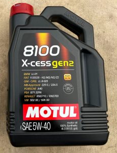 Motul 8100 X-CESS 5W40 Puterea Performanței Într-o Sticlă de Ulei